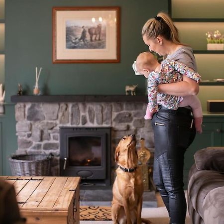فيلا Calm Scottish Country Escape With Hot Tub Sleeps 6 إينفيرنيس المظهر الخارجي الصورة