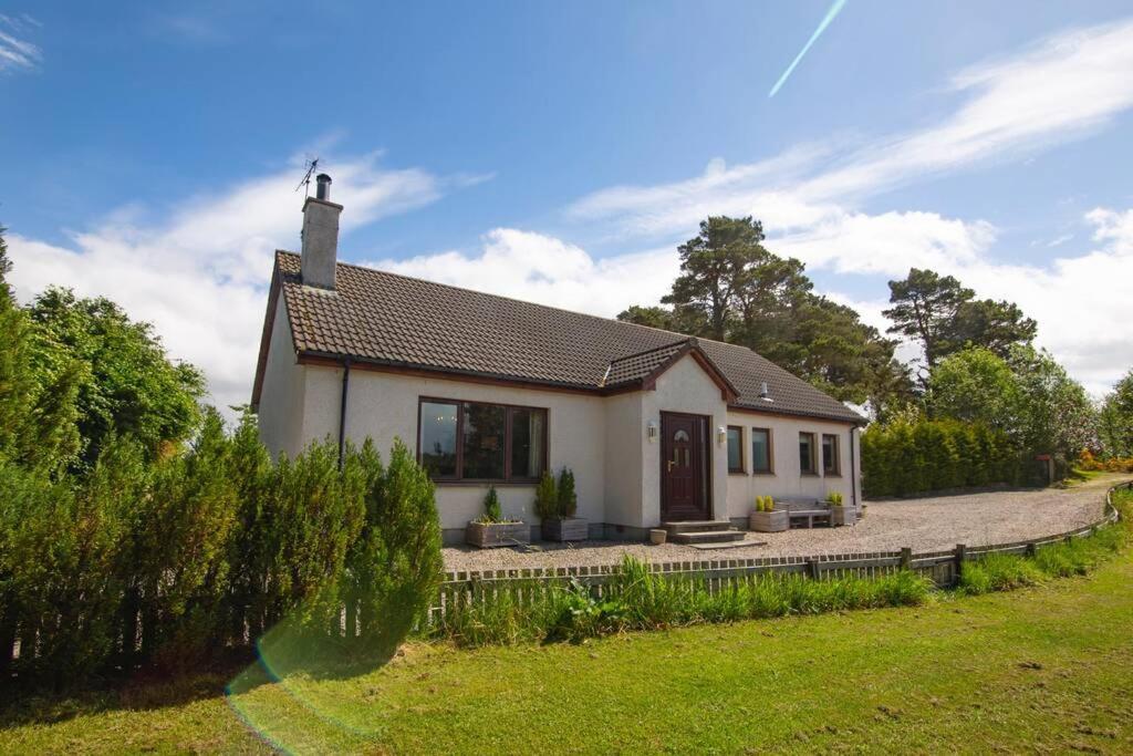 فيلا Calm Scottish Country Escape With Hot Tub Sleeps 6 إينفيرنيس المظهر الخارجي الصورة