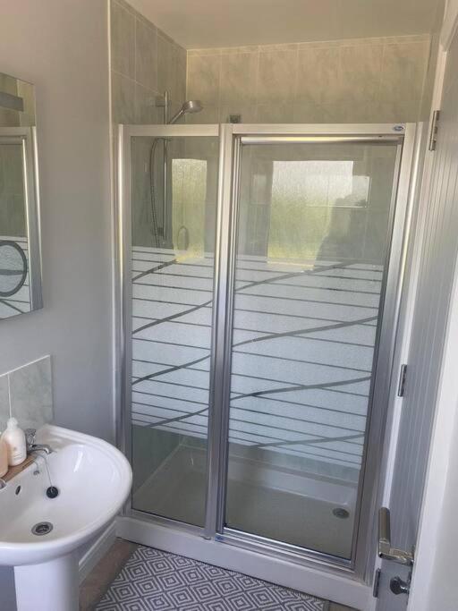 فيلا Calm Scottish Country Escape With Hot Tub Sleeps 6 إينفيرنيس المظهر الخارجي الصورة
